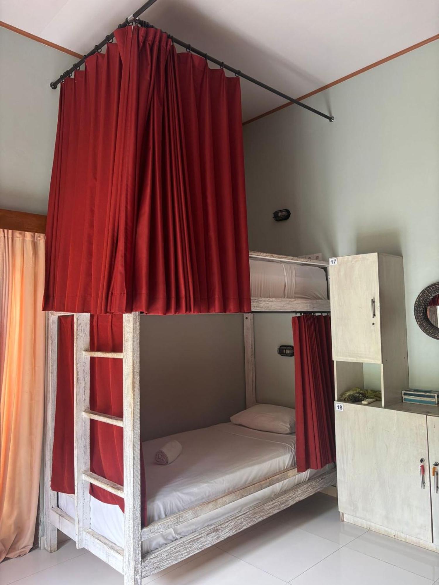 Castaway Island Hostel 누사 렘봉안 외부 사진