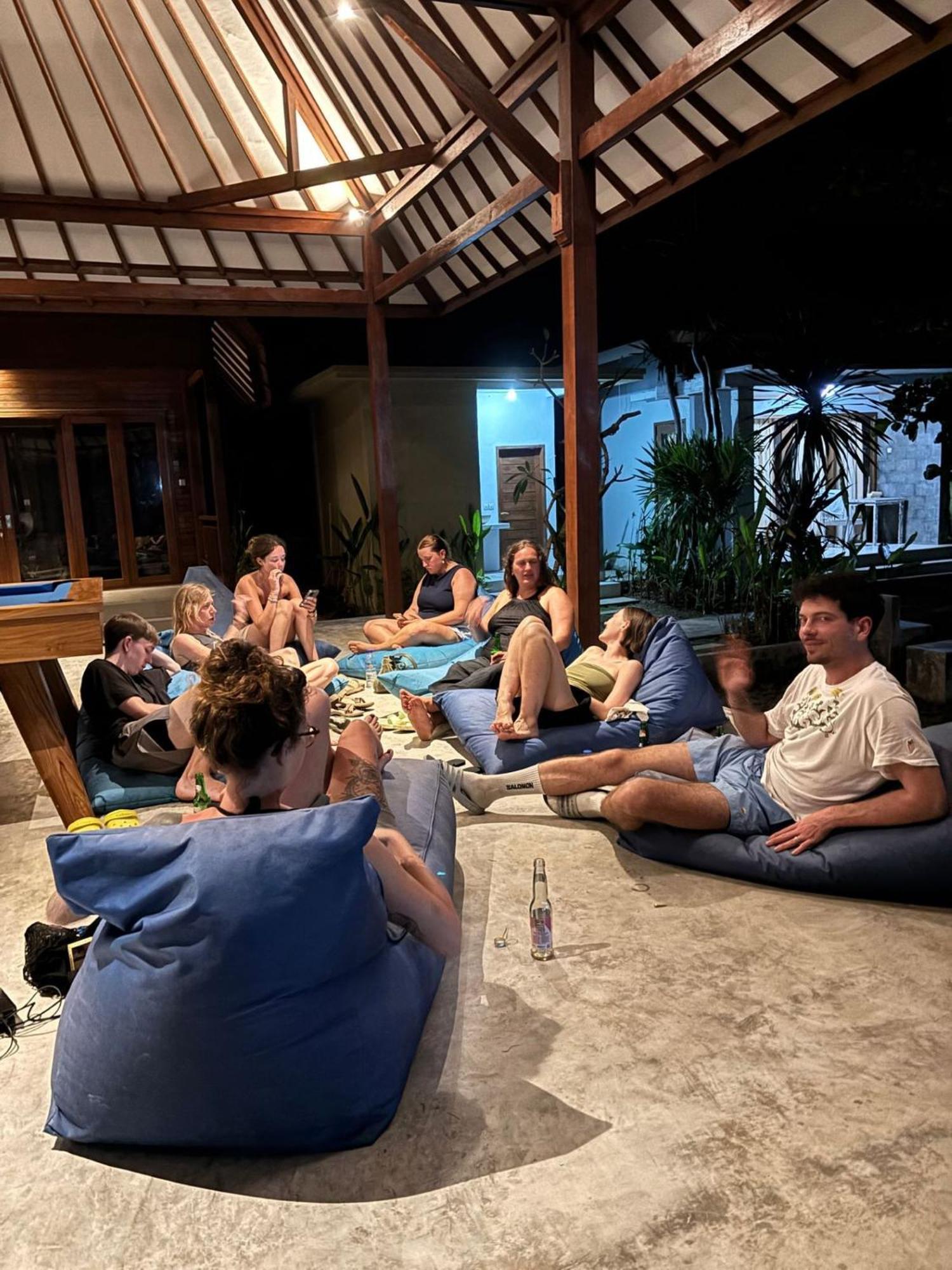 Castaway Island Hostel 누사 렘봉안 외부 사진