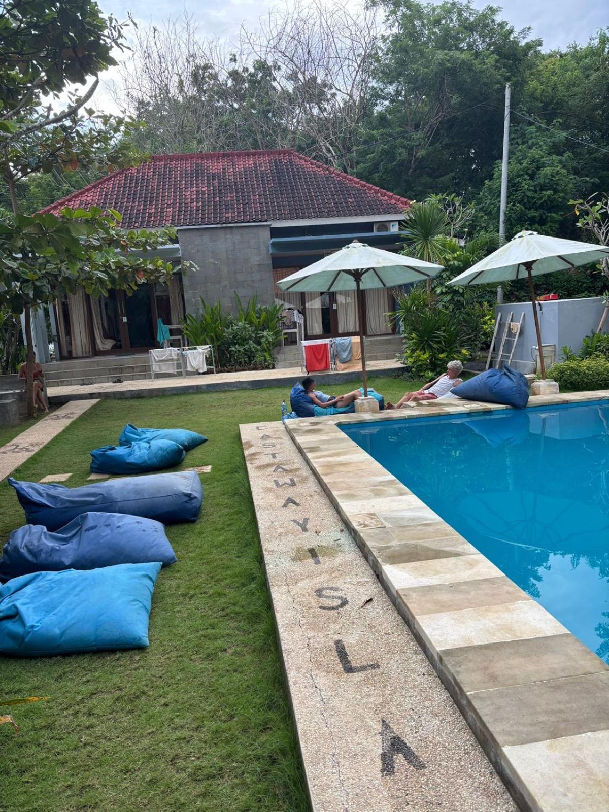 Castaway Island Hostel 누사 렘봉안 외부 사진